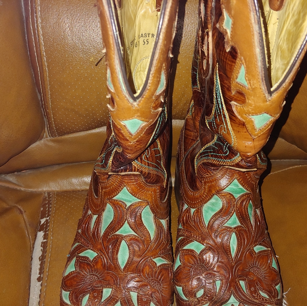 Women's corral boots